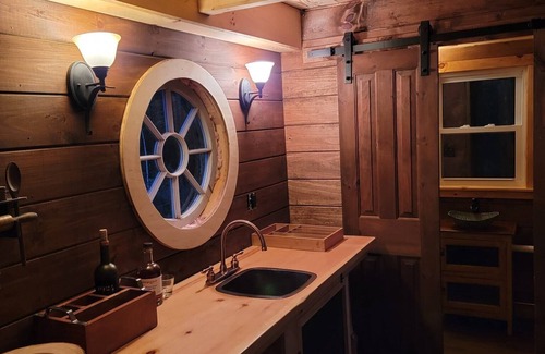 Munsonville House | Relax in a Unique Treehouse Getaway - in Southwest NH