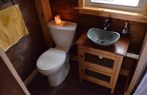 Munsonville House | Relax in a Unique Treehouse Getaway - in Southwest NH
