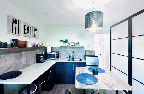Middletown Apartment | Relax in charming studio centrally located with Private patio with Hot tub
