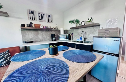 Middletown Apartment | Relax in charming studio centrally located with Private patio with Hot tub