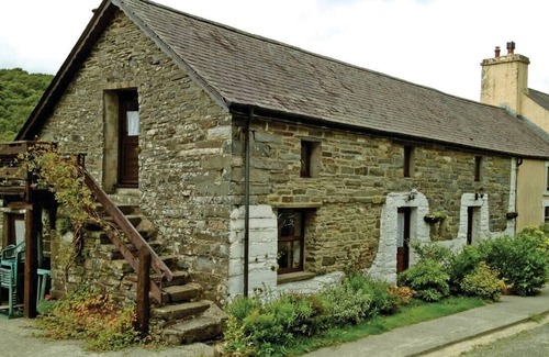 Llanybydder Cottage | Relax in Mountain View Cottage at Cwmiar Farm