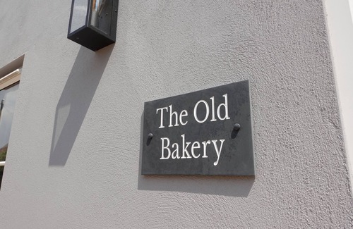 Angmering Cottage | Relax in our village located Old Bakery Cottage
