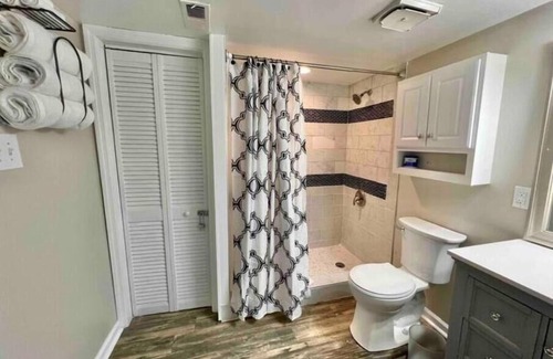Greensboro House | Relax in Privacy in 2BR Beauty w/ Fire Pit & Grill