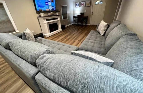 Greensboro House | Relax in Privacy in 2BR Beauty w/ Fire Pit & Grill