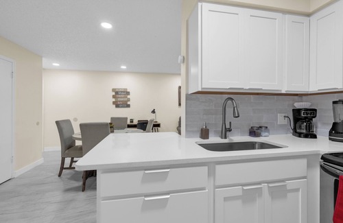 Ventura Apartment | Relax in Style at a Lovely Apartment with 3 Pools: Ideal Vacation Destination!