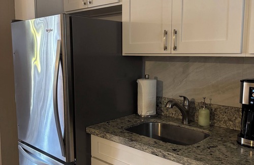 Waikiki Condo | Relax in Style: Waikīkī Condo w/Lanai