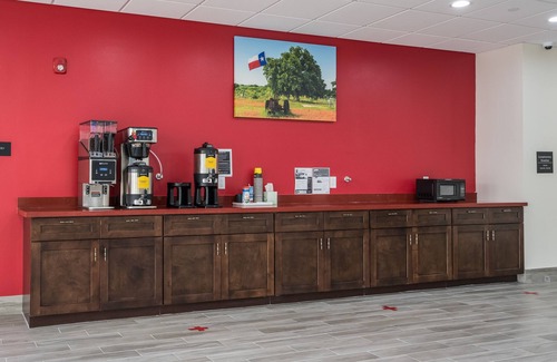 Katy Resort | Relax in Three Comfortable Units, Comes with FREE Parking and Breakfast!