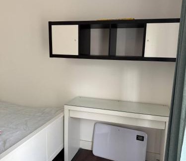 Brunel House | Relax in Uxbridge with Private Room Garden Access