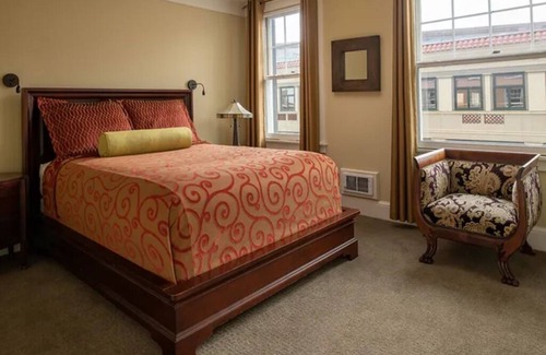 Astoria Hotel | Relax in Victorian Room w/Heated Tile Bathroom & River Views from Terrace