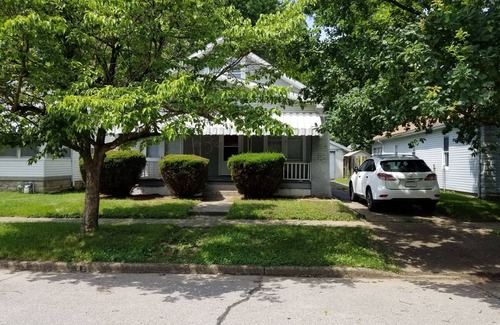 Evansville House | Relax Inn this Knotty & Nice entire Home