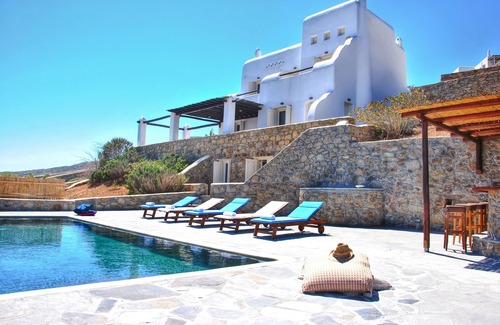 Mykonos Villa | Relax N Experience Our Traditional Villa With Private Pool And 5-star reviews
