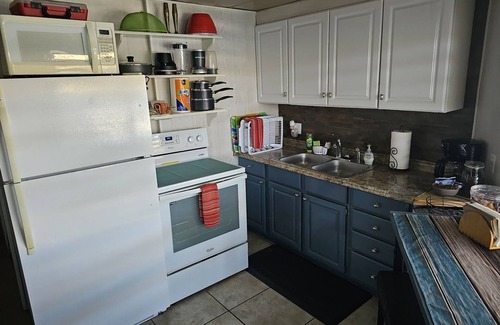 Parker Strip House | Relax near Colorado River in Parker's Guesthouse