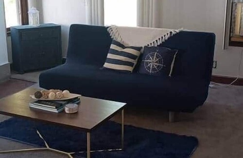 Grosse Pointe Apartment | Relax Near Grosse Pointe & Downtown Detroit.