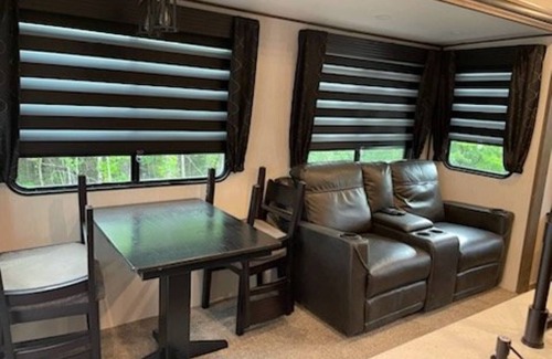 Van Buren RV Rental | Relax on beautiful Current River in Luxury!