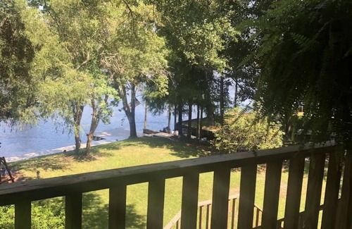 Milton House | RELAX ON BLACKWATER RIVER