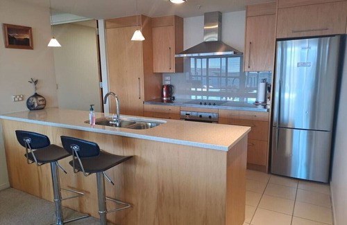 Taupo Apartment | Relax on Roberts - Modern and Central Apartment - Free Wi-Fi