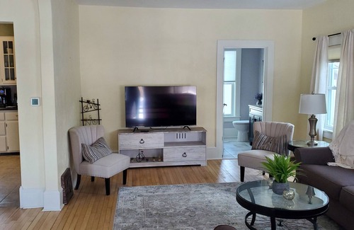 Appleton House | Relax on the Ravine -
