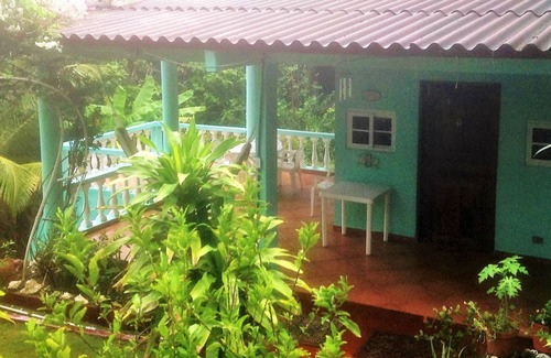 Isla Grande Cottage | Relax, Play and Enjoy Caribbean Island Breezes and Local Ambiance
