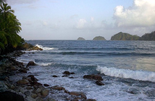 Isla Grande Cottage | Relax, Play and Enjoy Caribbean Island Breezes and Local Ambiance