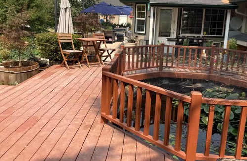 Central Point House | Relax, Reconnect, Explore Scenic Retreat + Pool, Treehouses & Adventure Nearby