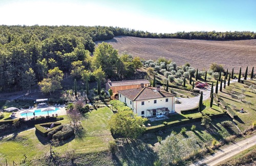 Peccioli Villa | Relax & rejuvenate in this lux countryside villa!