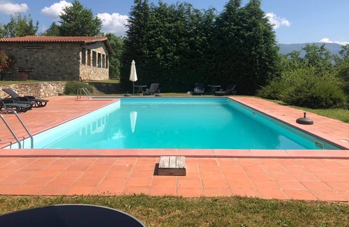 Pratovecchio House | Relax surrounded by greenery and a swimming pool overlooking the Castle!