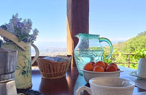 Lungro House | Relax to the full in this idyllic vacation home with pool.
