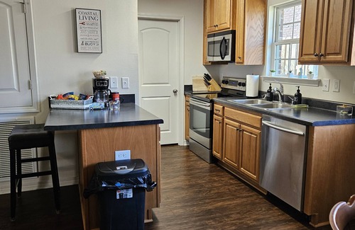 Saint Elmo House | Relax & Unwind at This Charming West Mobile Getaway! 2BR/2BA Guesthouse Retreat!