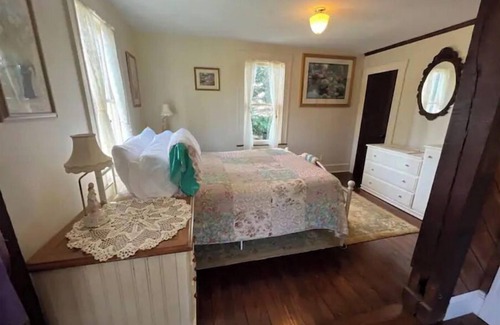 Barstow Other | Relax & Unwind in a Historic 104-year-old farmhouse fully restored!
