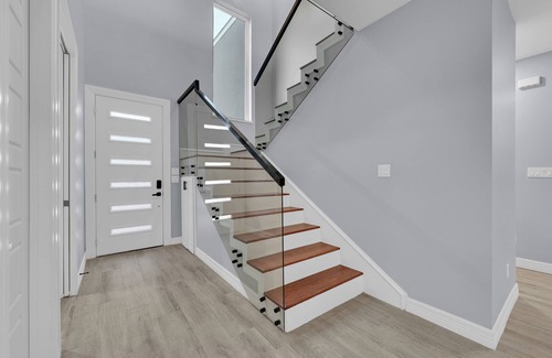 Pharr House | Relax + Unwind in this Modern & Spacious Townhome With 2 Car Garage