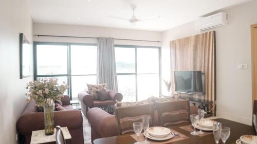 Kerr Serign Apartment | Relax Water Front Serviced Apartment (Three Bedroom)