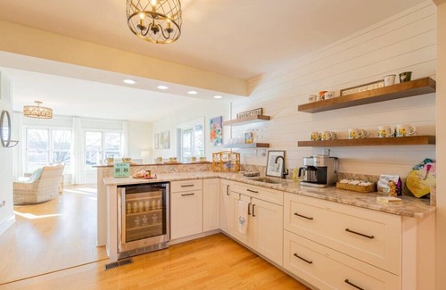 Irvington House | Relax Water View Bike Walk 2 Town and Tides Inn