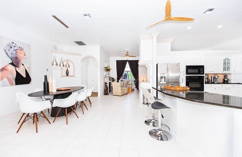 Bonita Springs Villa | Relax with privacy! Villa in Bonita Springs! Modern, huge pool!