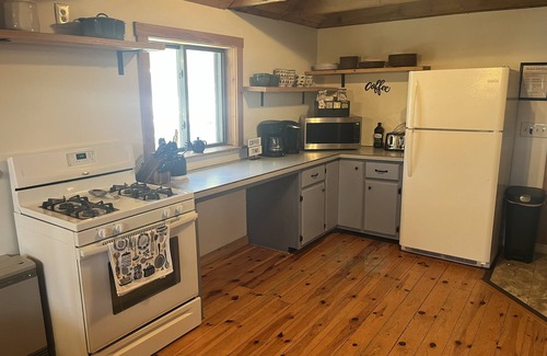 North Conway Cabin | Relax with the whole family at this peaceful 4 bedroom cabin.
