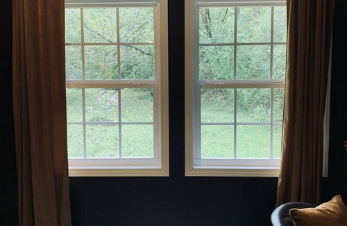 Gray House | Relax with the whole family at this peaceful place. Nestled in the woods of KY.