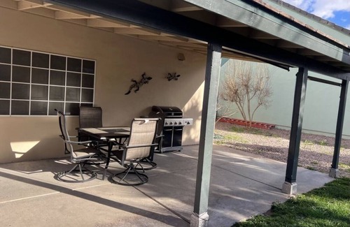 Summerlin House | Relax with the whole family at this peaceful place to stay, close to the Strip.