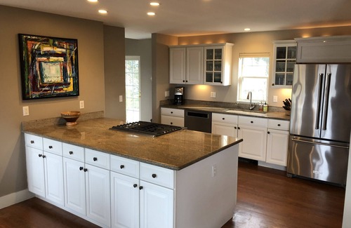 Little Compton House | Relax with water views. Quick ride to beaches, farms, 30 min to Newport & PVD.