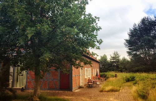 Goehrde Apartment | Relaxation in the beautiful Lüneburg Heath - beautiful half-timbered house