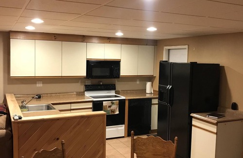 Lowell Apartment | Relaxation in the mountains. Hike, Ski & explore around Jay Peak