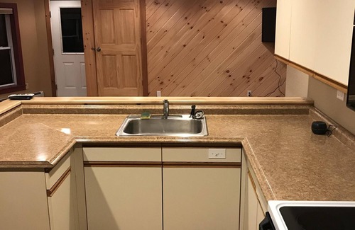 Lowell Apartment | Relaxation in the mountains. Hike, Ski & explore around Jay Peak