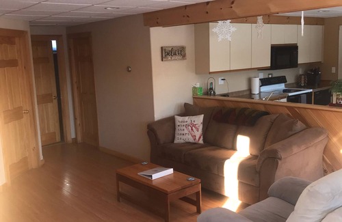 Lowell Apartment | Relaxation in the mountains. Hike, Ski & explore around Jay Peak