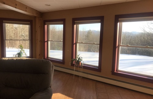 Lowell Apartment | Relaxation in the mountains. Hike, Ski & explore around Jay Peak