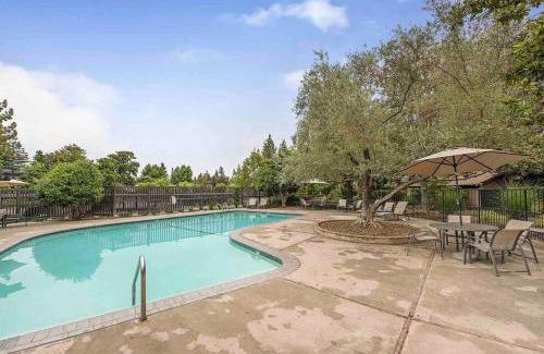 Napa Apartment | Relaxation on Silverado Fairway