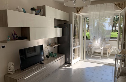 Silvi Marina Apartment | Relaxation right by the sea in Silvi Marina. Dal5al25/06-Dal3al30/07-Dal7al20/08