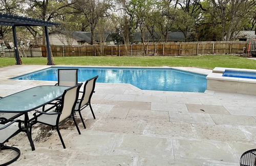 Dellana Hills House | Relaxed & Cozy with pool/hot tub only 5 minutes from downtown ATX