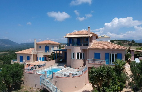 Pylos-Nestoras House | Relaxed finca with pool in Greece