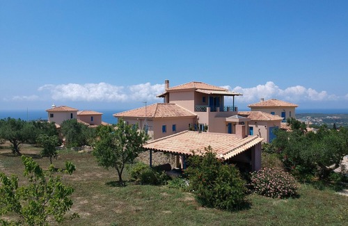 Pylos-Nestoras House | Relaxed finca with pool in Greece
