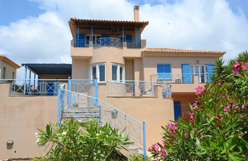Pylos-Nestoras House | Relaxed finca with pool in Greece