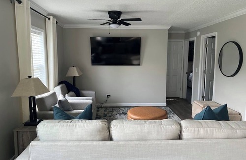 New Zion House | Relaxing 3-Bedroom Getaway in Peaceful Cades – Sleeps 8