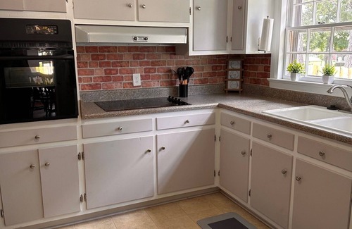 Greenville House | Relaxing 3 BR, 2 Bath Retreat Near ECU – Perfect for Families & Sports Fans!
